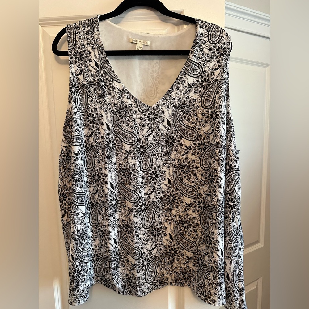 Cato Black and White Paisley Sleeveless Blouse
